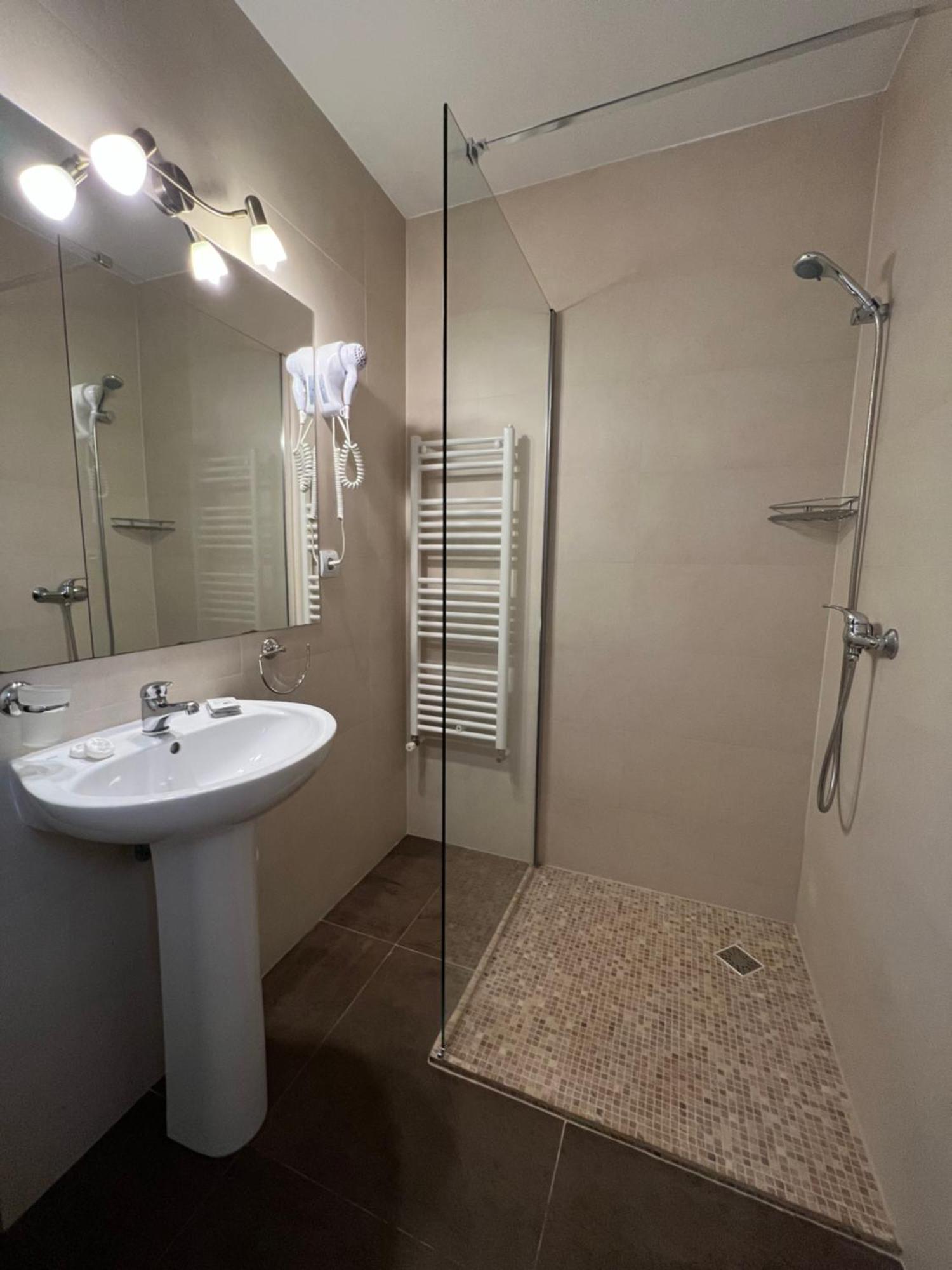 Отель Casa Manu Сибиу Номер фото